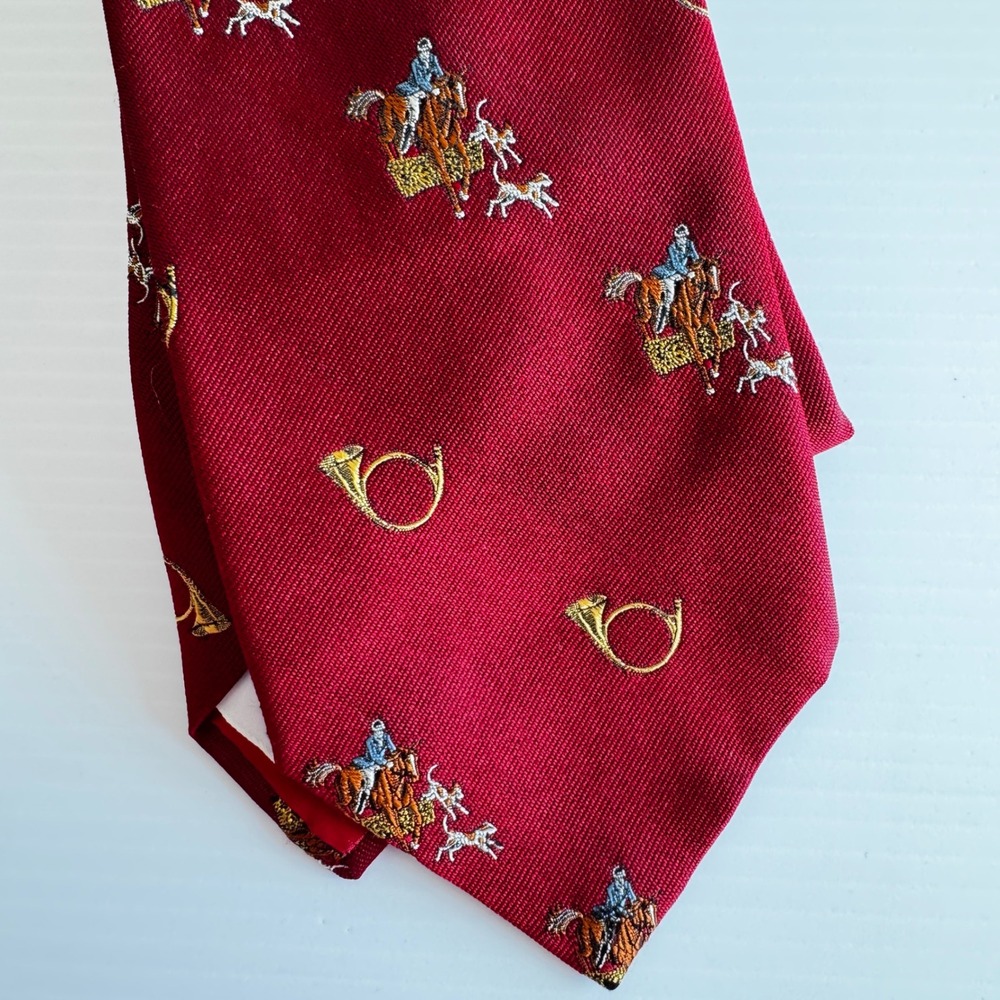 Vintage Bert Pulitzer Silk Tie Red Fox Hunt Equestrian Hunting Dogs Horn Motif